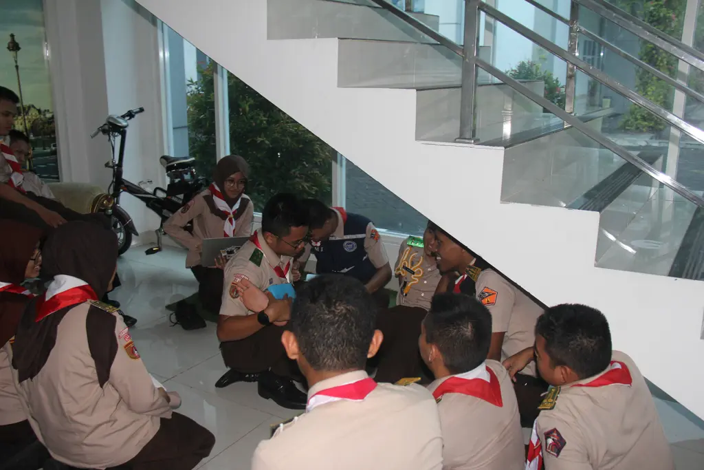 Praktik study case patah tulang