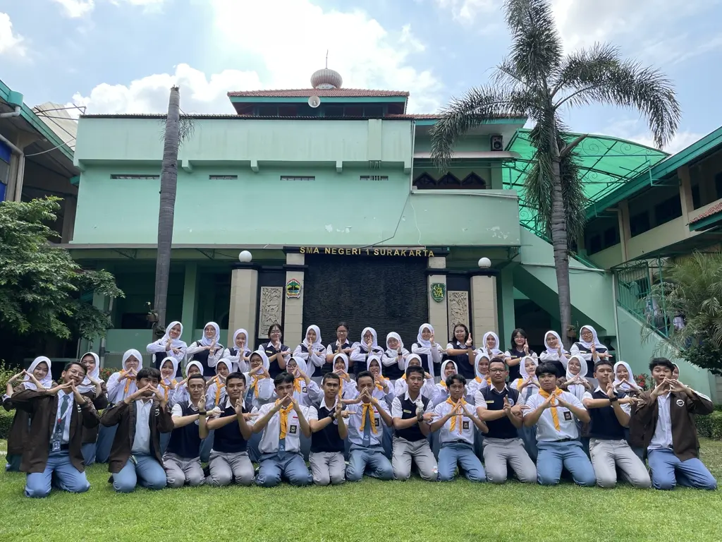 Pose bersama ala Dirandra Wira Aradhana