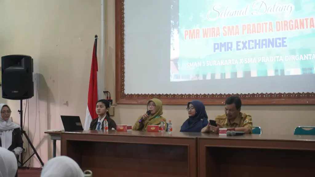 Pembukaan di SMAN 1 Surakarta