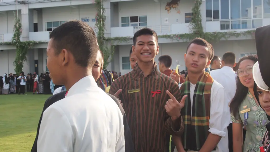 Kak Nalen dan Moses ceria banget nih di hari peningatan HIV/AIDS