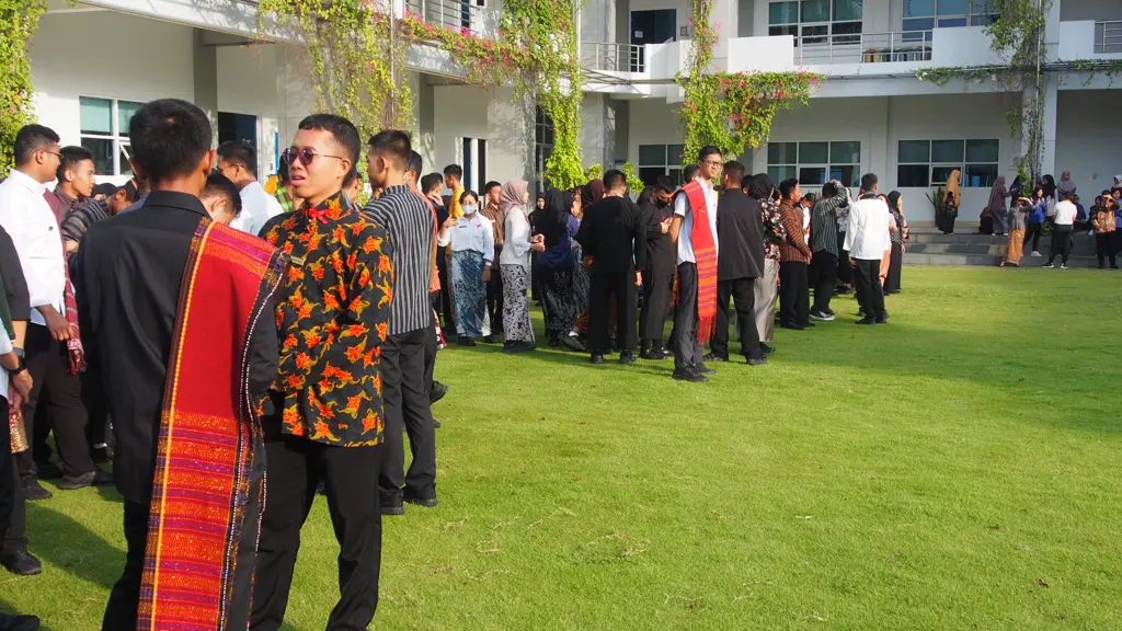 Pembagian dan pemakaian pita merah